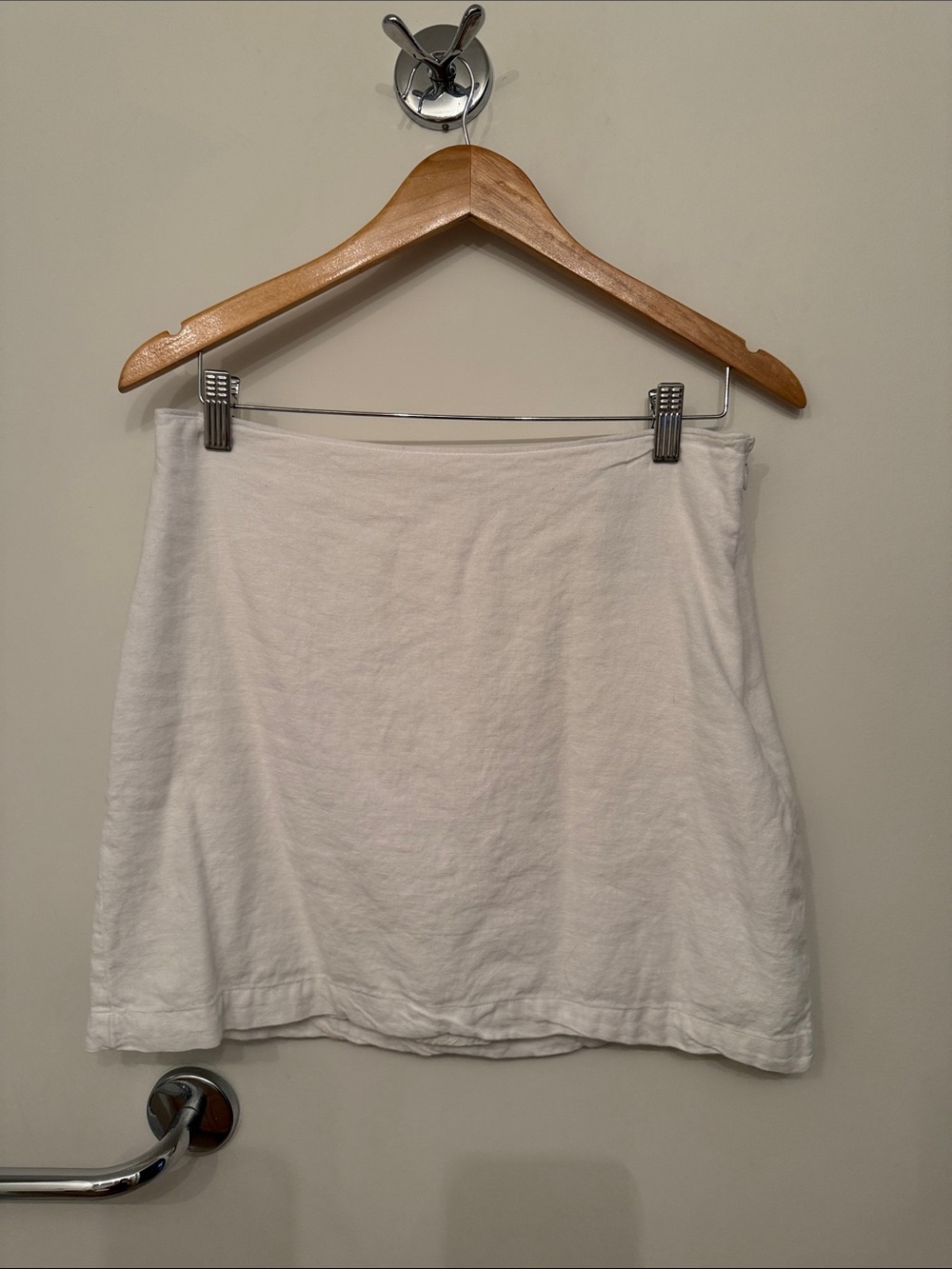 Abercrombie & Fitch White Mini Skirt